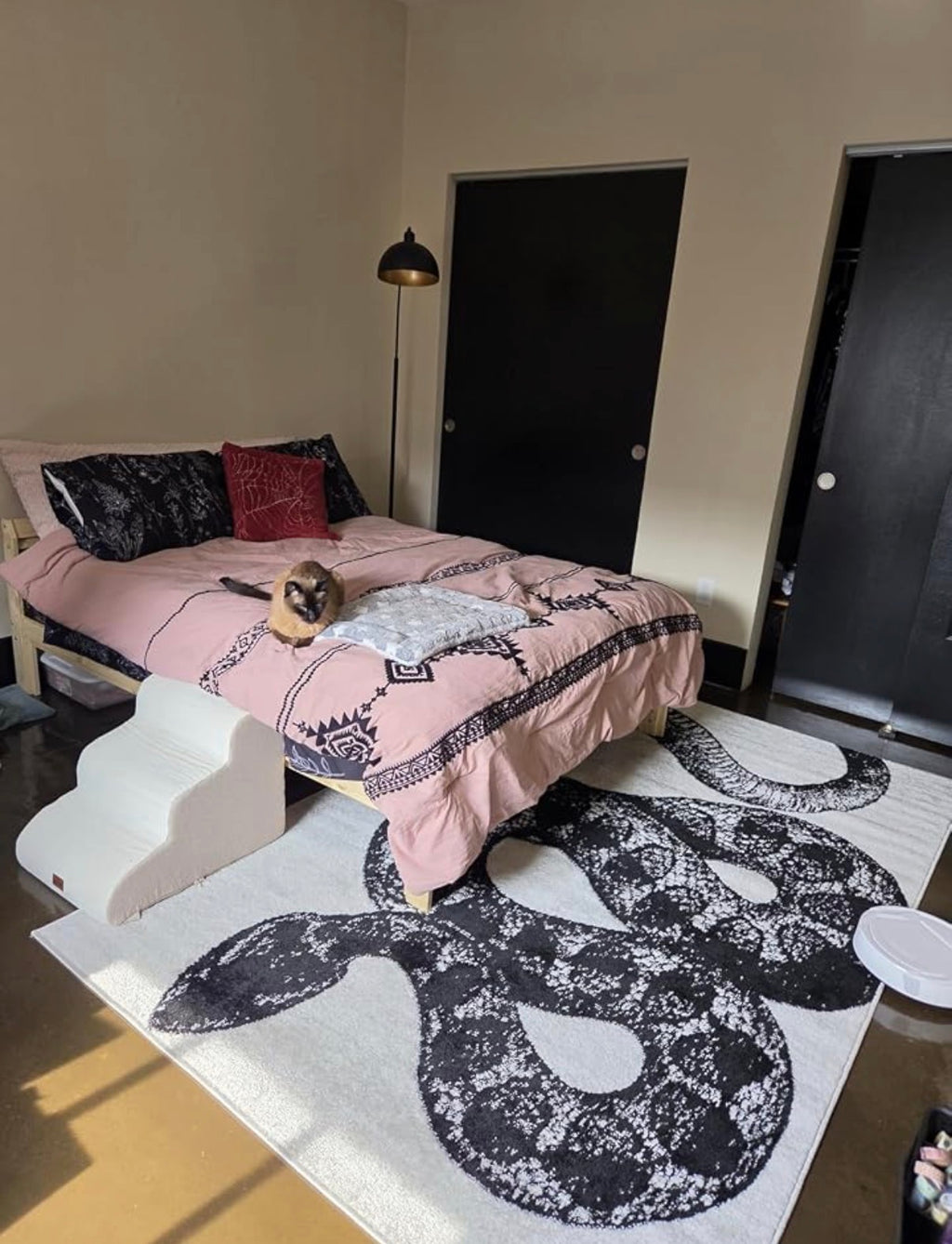 SNAKE RUG