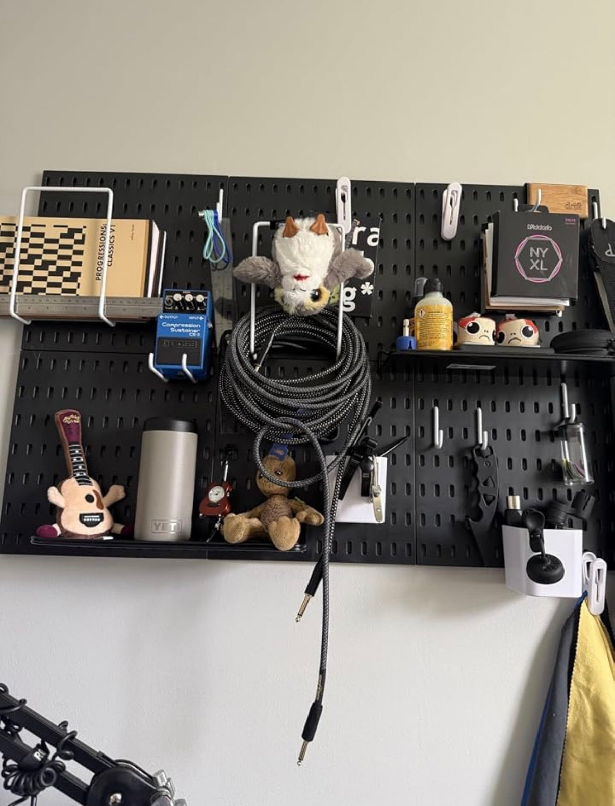 PEGBOARD ORGANIZER