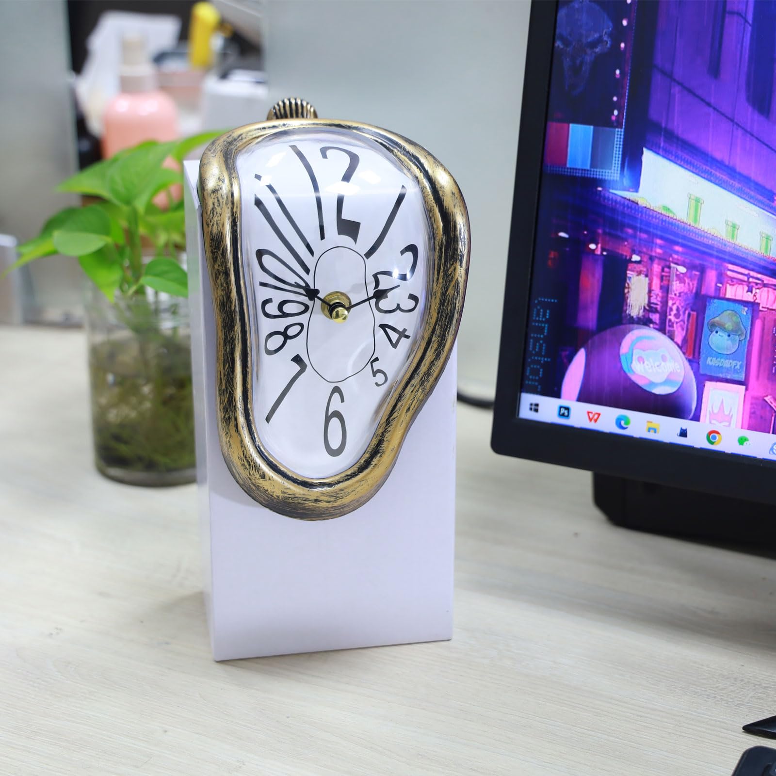 MELTING CLOCK